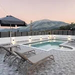 La Bianca Villa *